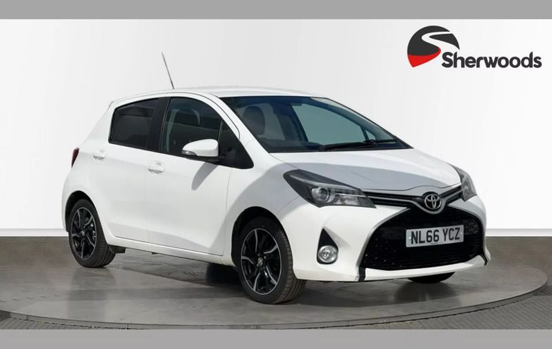 White Used 2016 Toyota Yaris Design Hatchback | £8,499 (Fair price) - Image 1/4