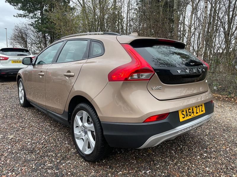 Begagnad Volvo V40 2014 Brun Halvkombi