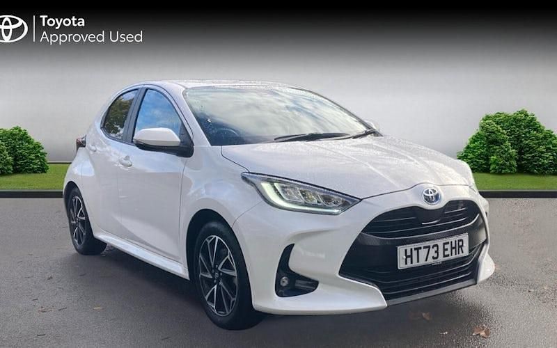 White Used 2024 Toyota Yaris Hybrid Design Hatchback | £17,668 (Fair price) - Image 1/4
