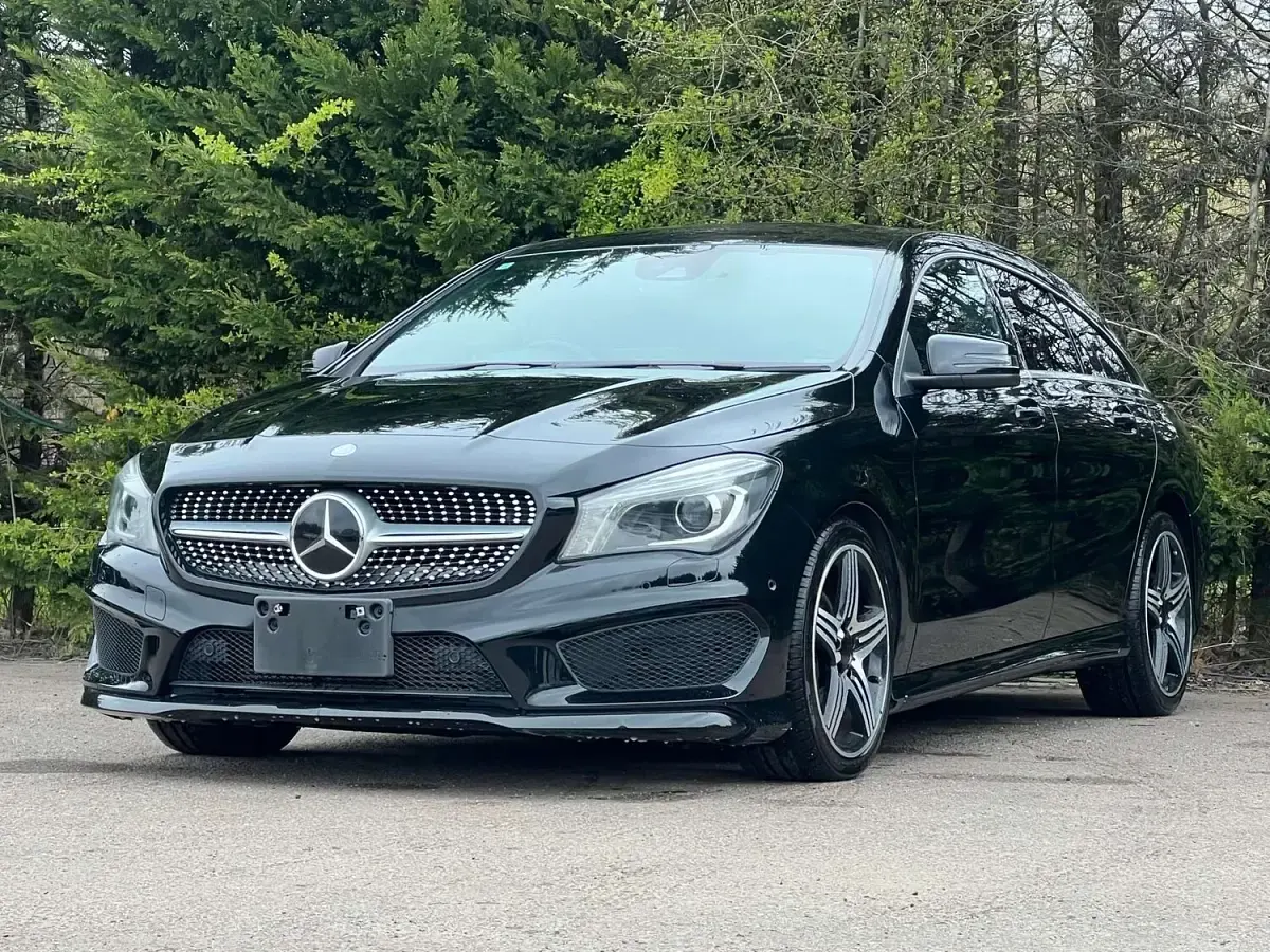 Used Mercedes CLA180 Shooting Brake AMG 122 HP (89 kW) 2015 Black Estate
