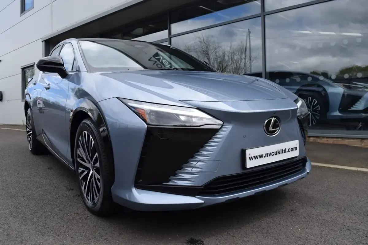 Usado Lexus RZ 450e 230 kW (313 CV) 2024 Azul SUV