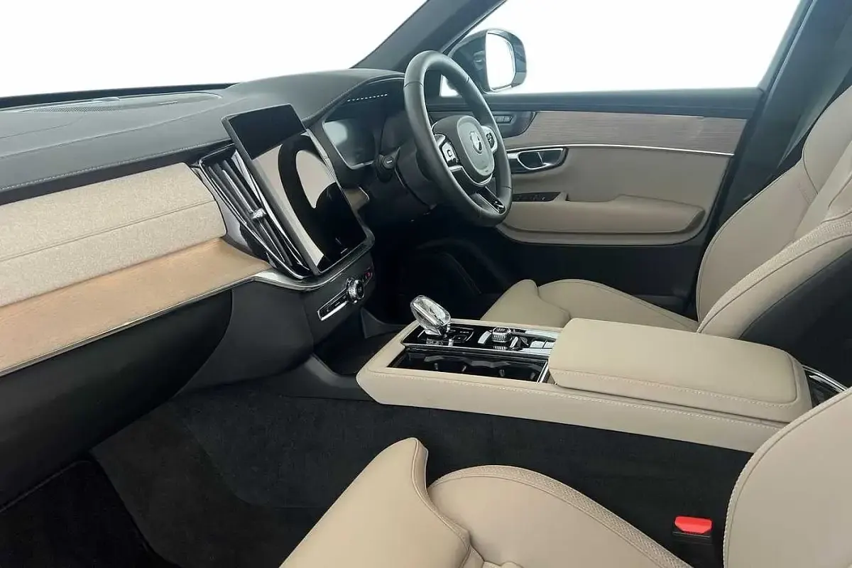 Used Volvo XC90 Plus 455 HP (334 kW) 2025 Aurora silver SUV