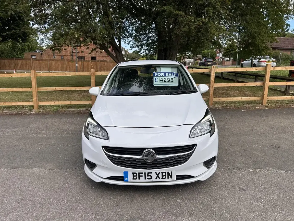Used Vauxhall Corsa SRi 2015 White Hatchback
