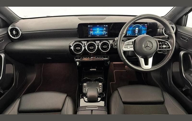 Begagnad Mercedes A200 150 HK (110 kW) 2021 Grå Halvkombi