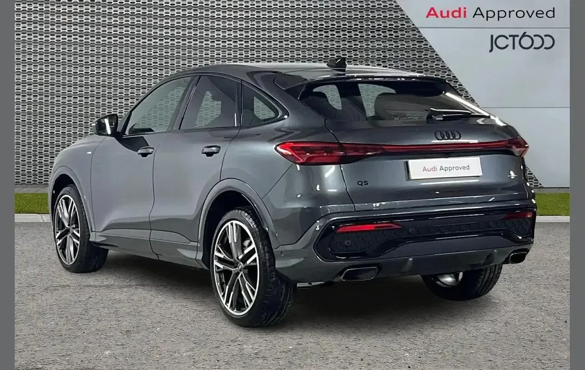 Used Audi Q5 Comfort 200 HP (147 kW) 2026 Grey SUV