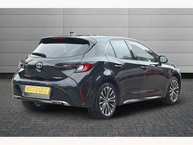 Used Toyota Corolla Design 140 HP (102 kW) 2023 Eclipse black Hatchback