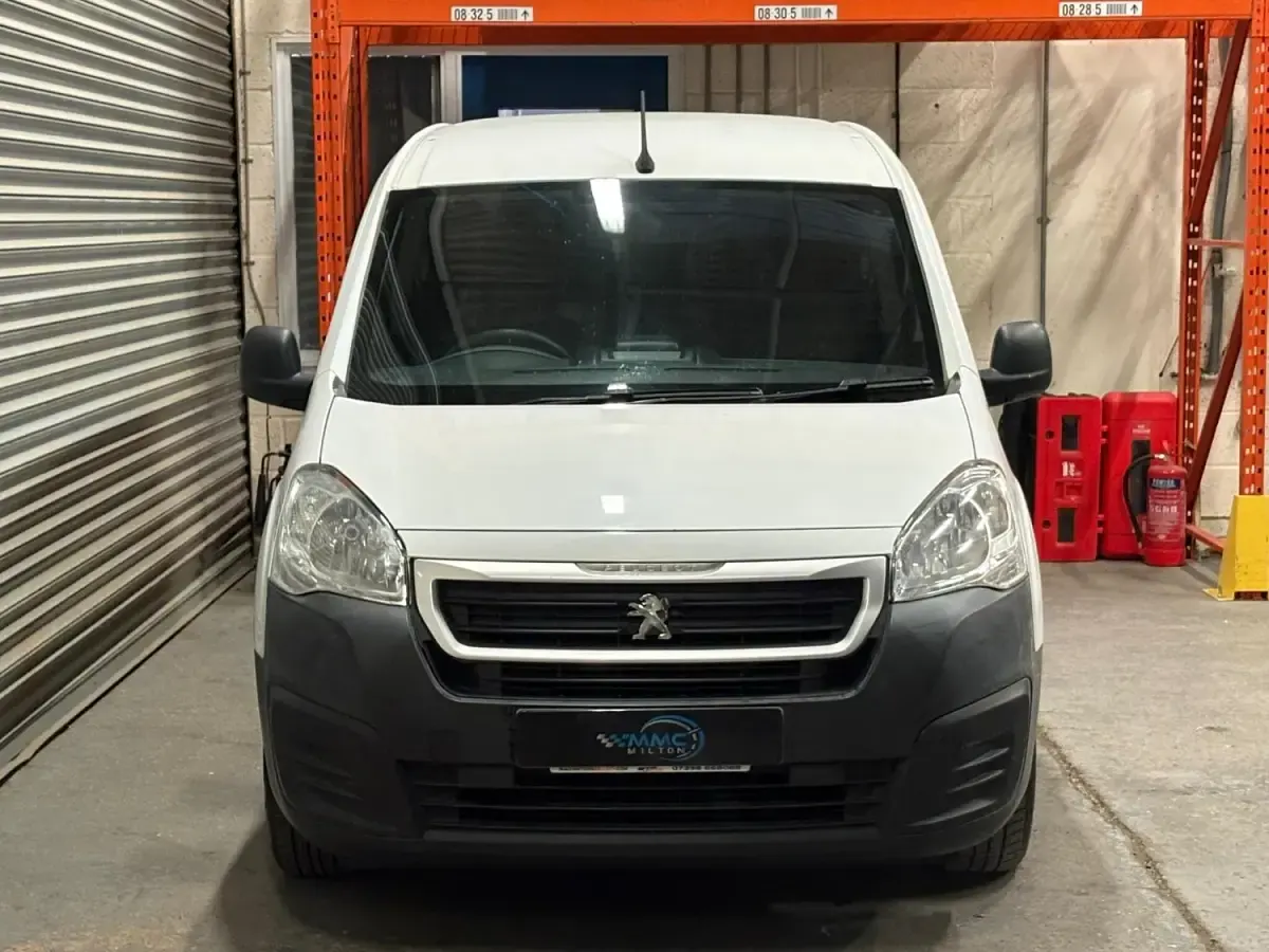 Usado Peugeot Partner 98 HP (72 kW) 2017 Branco