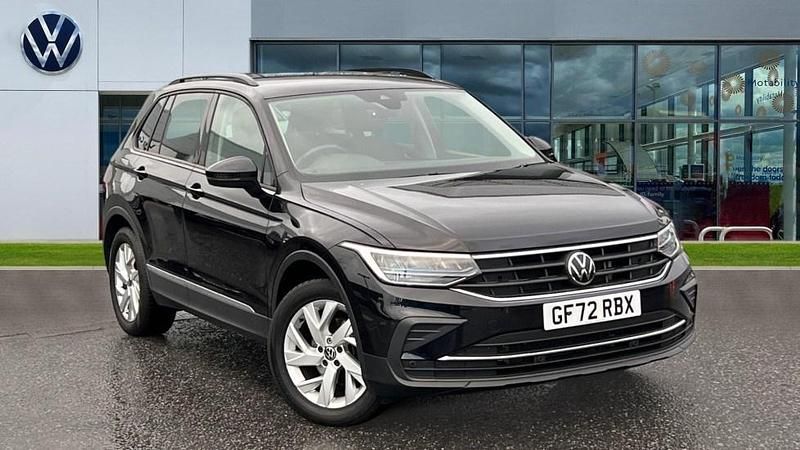 Deep black Used 2022 VW Tiguan Life SUV | £19,025 (Fair price) - Image 1/4