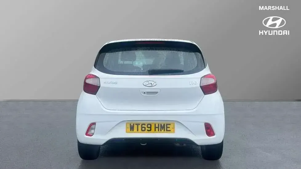 Used Hyundai i10 SE 67 HP (49 kW) 2020 White Hatchback