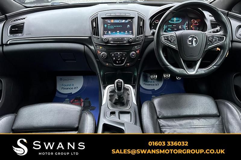 Used Vauxhall Insignia SRi 195 HP (143 kW) 2015 Blue Hatchback