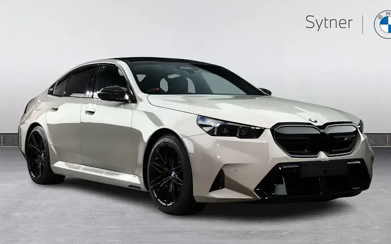 Begagnad BMW M5 727 HK (534 kW) 2026 Sedan