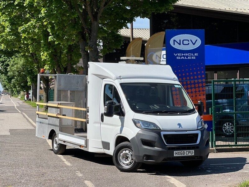 White Used 2018 Peugeot Boxer S Van | £6,990 (Super price) - Image 1/3