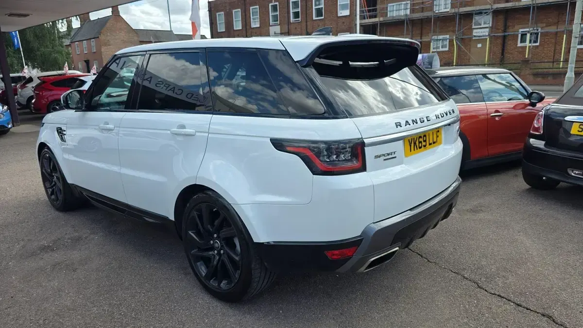 Used Land Rover Range Rover Sport HSE 306 HP (225 kW) 2019 White SUV