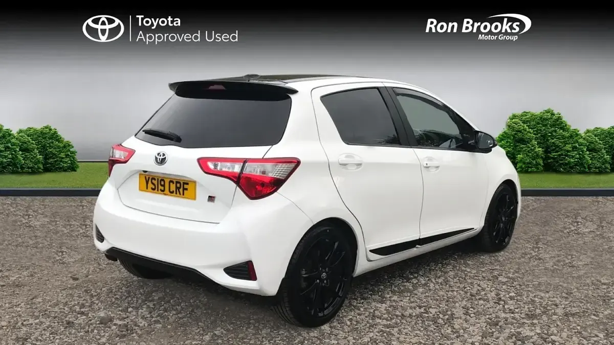 Used Toyota Yaris Hybrid Sport 2019 White Hatchback