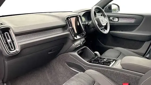 Used Volvo XC40 Plus 194 HP (142 kW) 2025 Black SUV