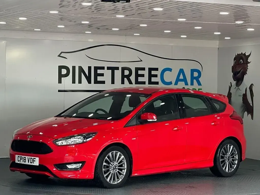 Begagnad Ford Focus ST-Line X 140 HK (102 kW) 2018 Röd Halvkombi