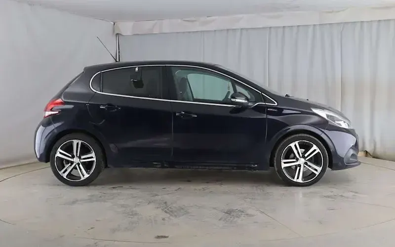 Usado Peugeot 208 GT-line 109 HP (80 kW) 2018 Azul Citadino