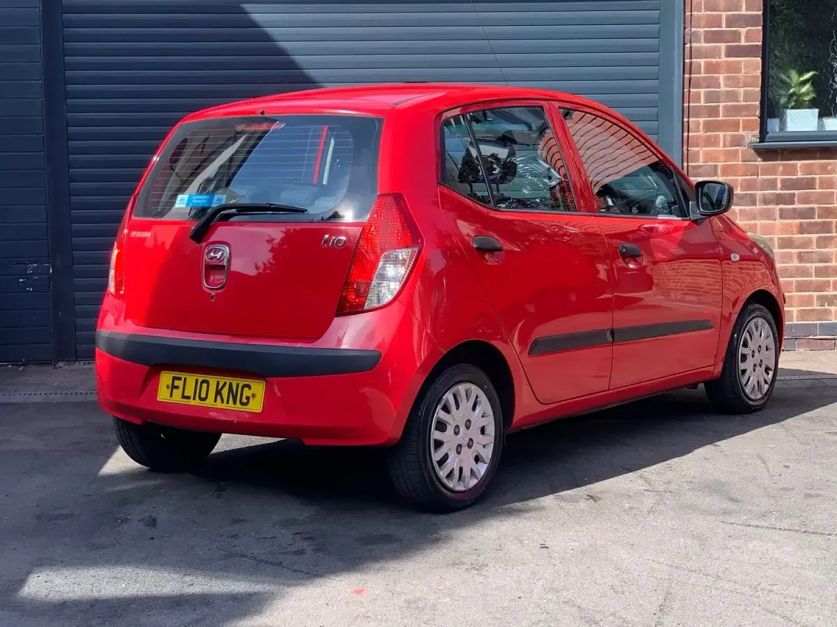 Used Hyundai i10 Classic 77 HP (56 kW) 2010 Red Hatchback