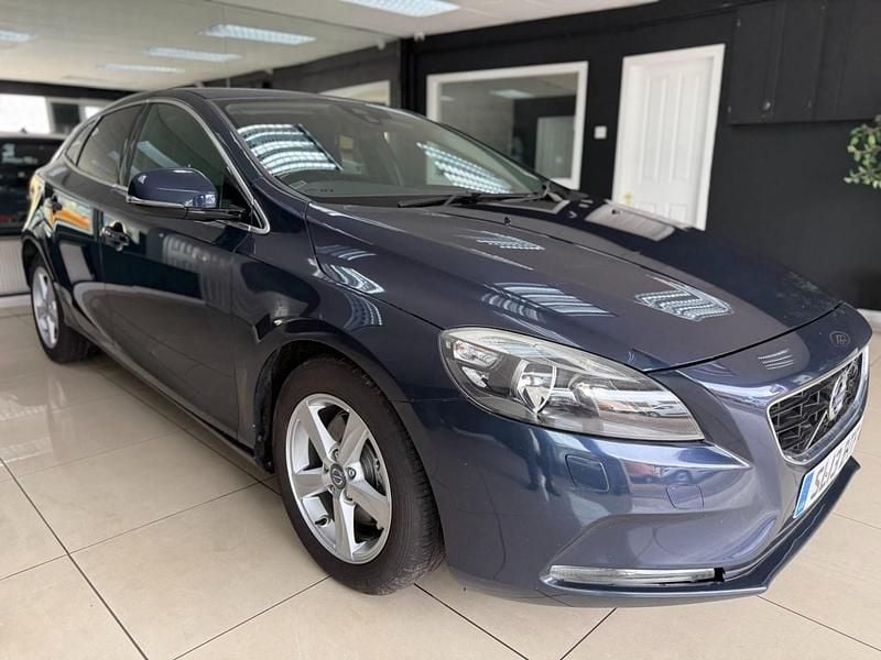 Blue Used 2013 Volvo V40 SE Estate | £3,995 (Good price) - Image 1/4