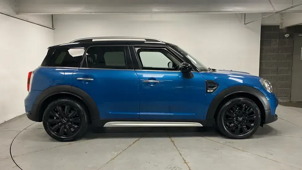 Used Mini Cooper Countryman 134 HP (98 kW) 2017 Blue SUV