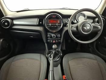 Used Mini Cooper 136 HP (100 kW) 2016 Red Hatchback