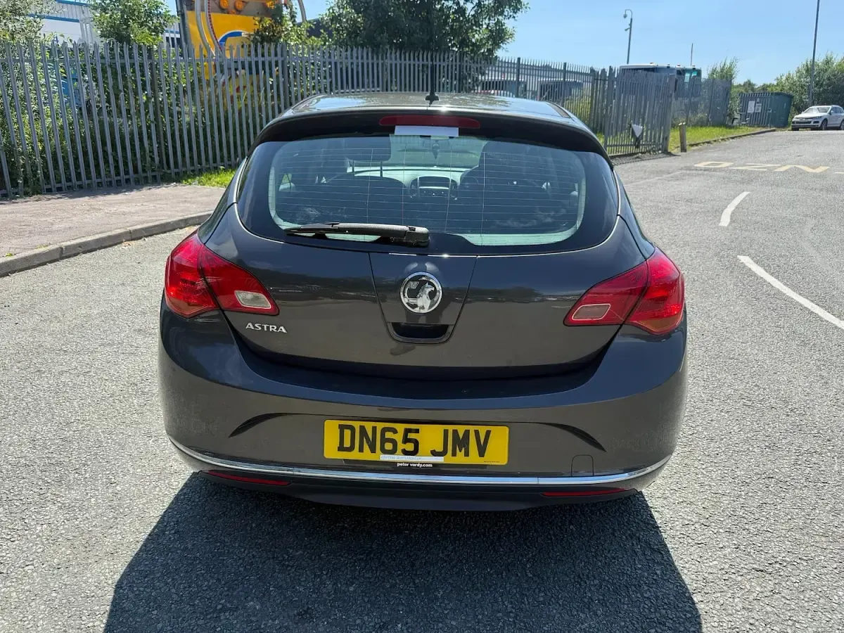 Used Vauxhall Astra Design Edition 2015 Grey Hatchback