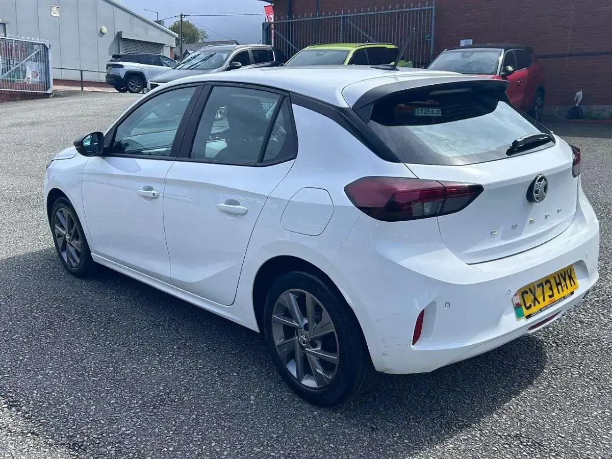 Used Vauxhall Corsa Design Edition 74 HP (54 kW) 2024 White Hatchback