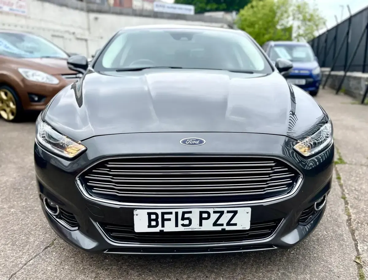 Usado Ford Mondeo Titanium 150 CV (110 kW) 2015 Gris Utilitario