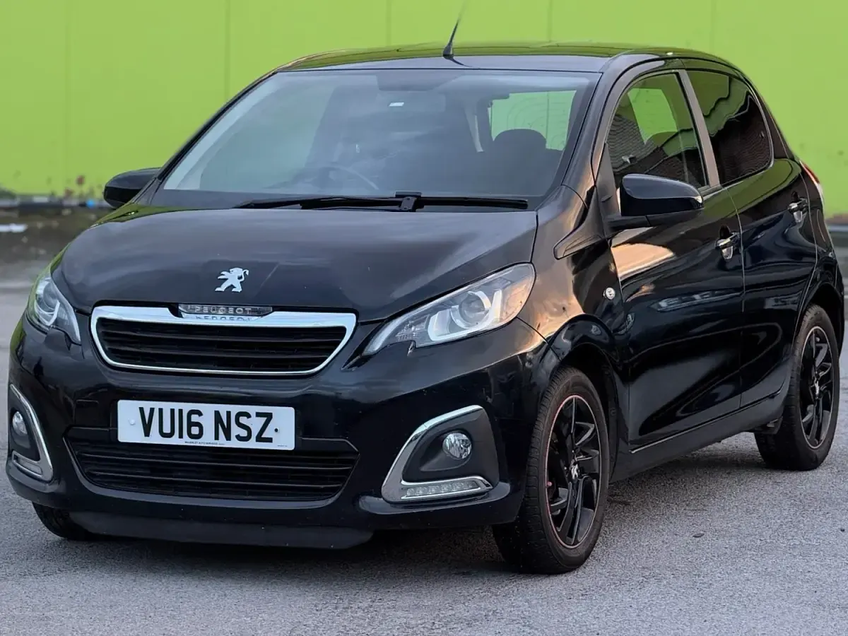 Usado Peugeot 108 Active 2016 Negro Utilitario