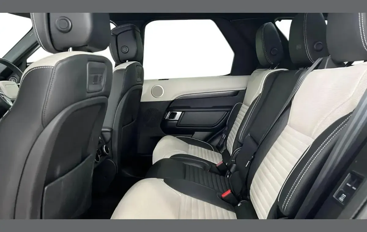 Used Land Rover Discovery 296 HP (217 kW) 2024 Blue SUV