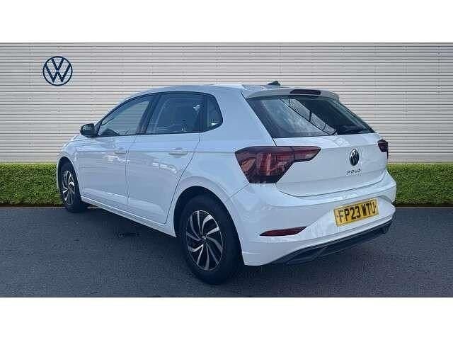Usado VW Polo Life 95 CV (69 kW) 2023 Blanco Utilitario