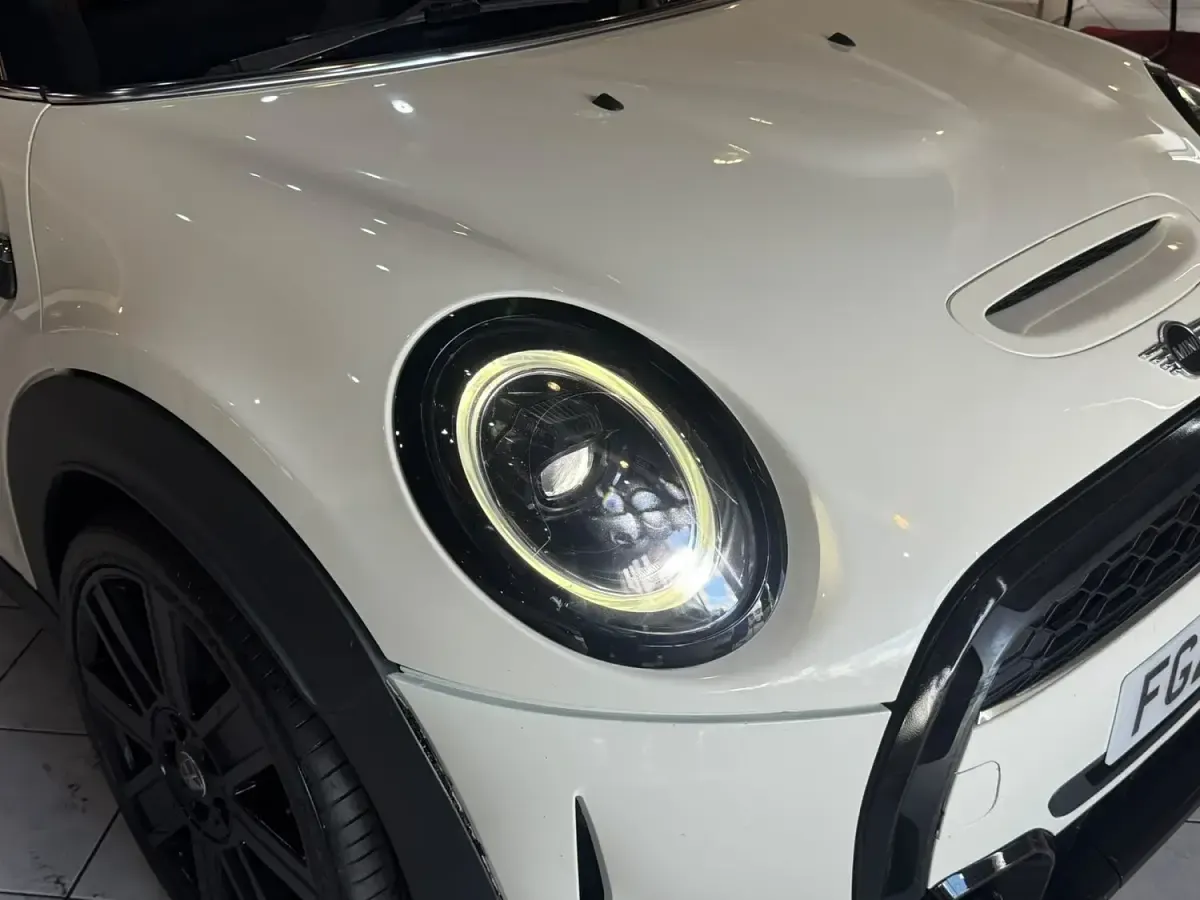 Used Mini Cooper S Exclusive 2022 White Hatchback