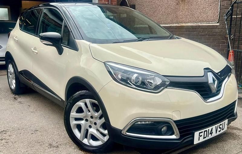 Cream Used 2014 Renault Captur Dynamique SUV | £5,495 (Fair price) - Image 1/4