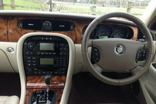 Used Jaguar XJ 240 HP (176 kW) 2005 Sedan