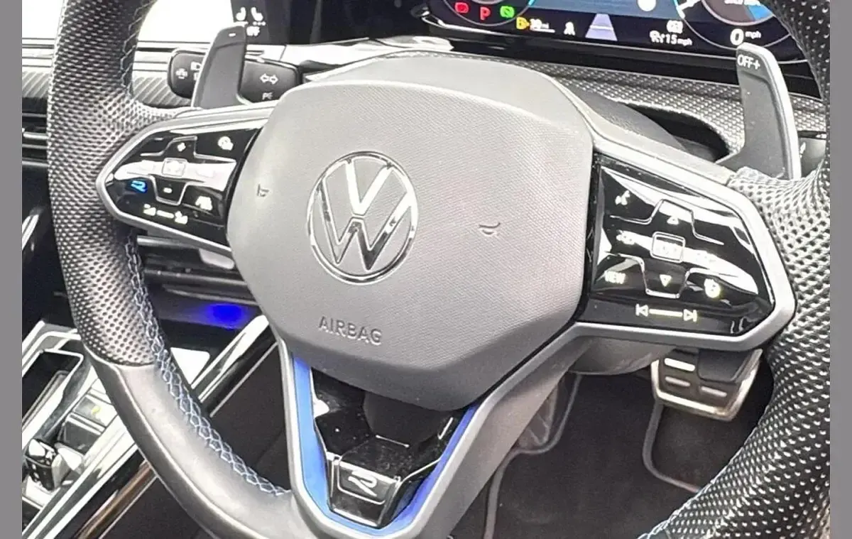 Used VW Golf VIII R 315 HP (231 kW) 2023 Blue Estate