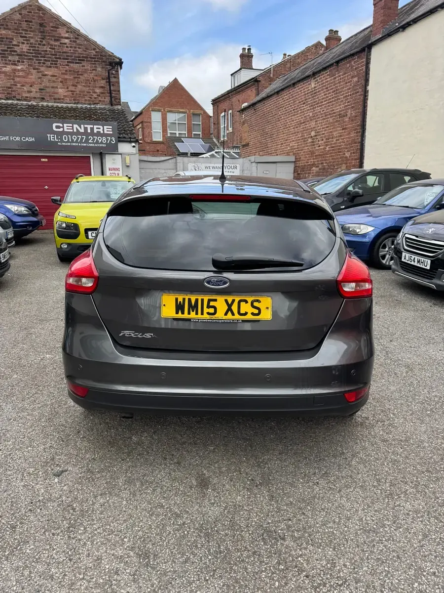 Used Ford Focus Titanium 115 HP (84 kW) 2015 Grey Hatchback
