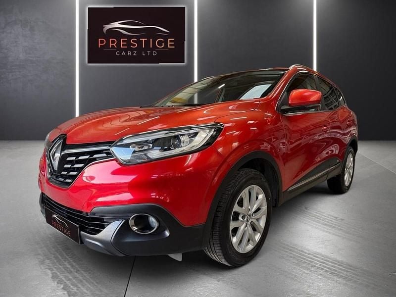 Red Used 2016 Renault Kadjar Dynamique SUV | £5,500 (Fair price) - Image 1/4