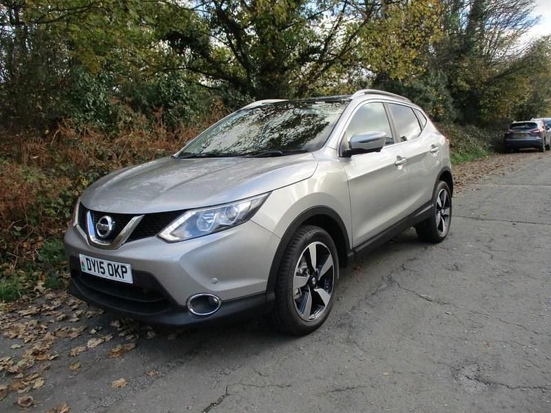 Silver Used 2015 Nissan Qashqai N-TEC SUV | £6,495 (Fair price) - Image 1/4