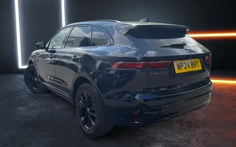 Używany Jaguar F-Pace R-Dynamic 204 KM (150 kW) 2024 Niebieski SUV