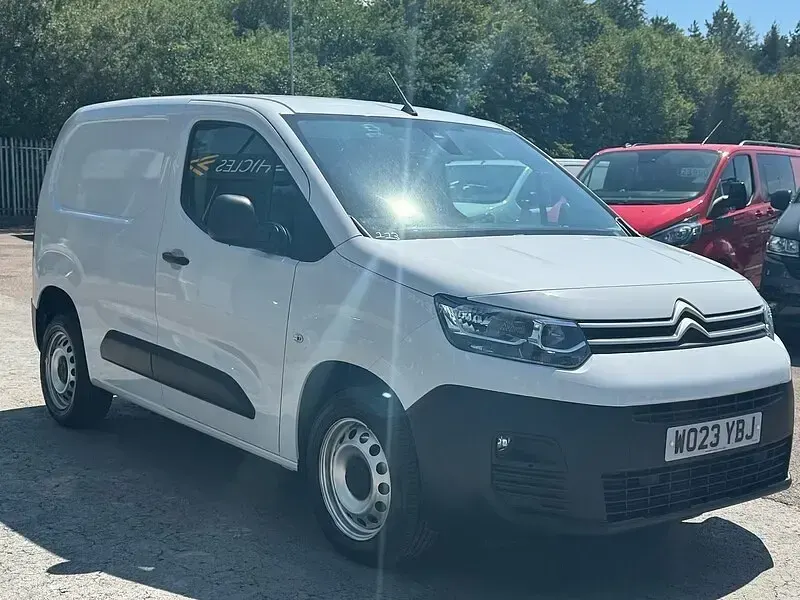 Used Citroën Berlingo 100 HP (73 kW) 2023 White MPV