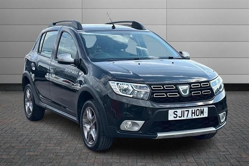Pearl black Used 2017 Dacia Sandero Lauréate Hatchback | £5,995 (Fair price) - Image 1/4