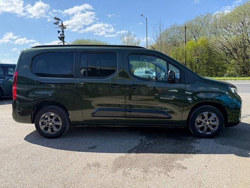 Second-hand Vauxhall Combo Ultimate 100 kW (136 CP) 2025 Verde Monovolum