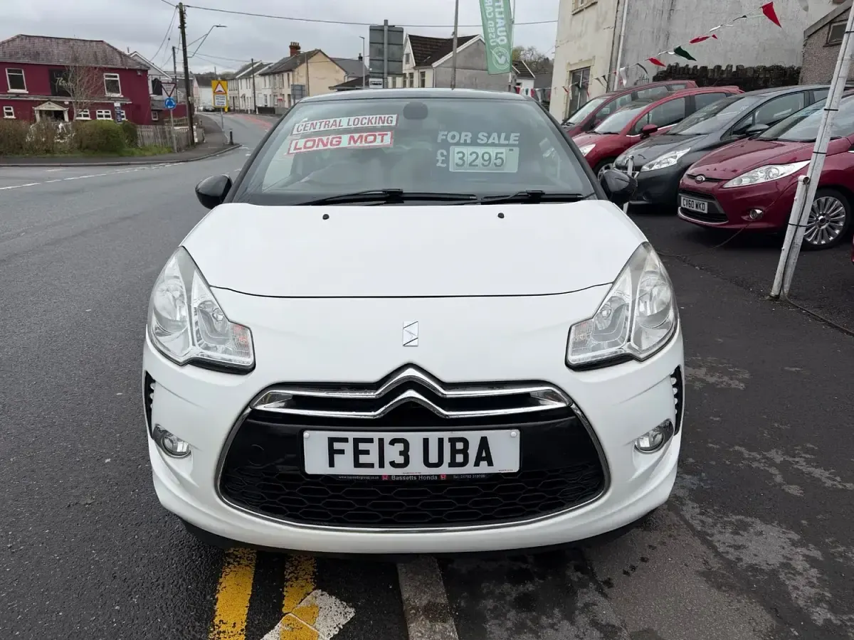 Used Citroën DS3 2013 White Hatchback