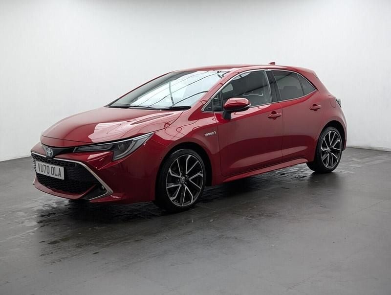 Used Toyota Corolla 122 HP (89 kW) 2020 Red Hatchback