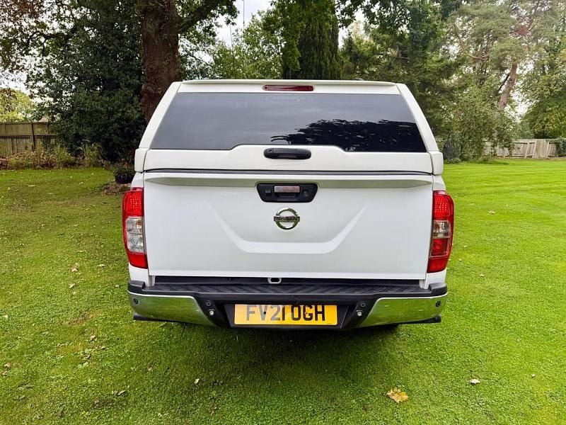 Used Nissan Navara Tekna 190 HP (139 kW) 2021 White Pickup