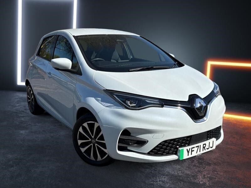 White Used 2021 Renault Rapid GT-Line Hatchback | £10,790 (Fair price) - Image 1/4