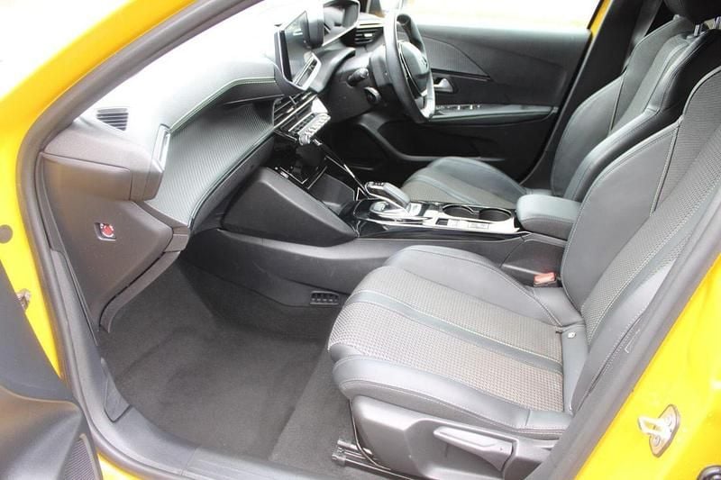 Used Peugeot e-208 GT 98 kW (134 HP) 2021 Yellow Hatchback