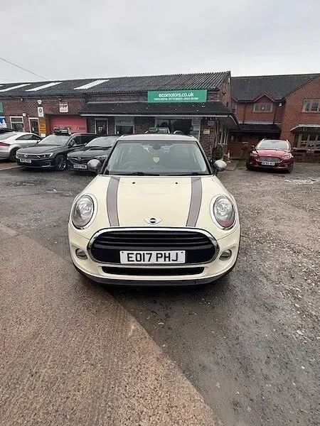 Used Mini Cooper D Seven 2017 White Hatchback