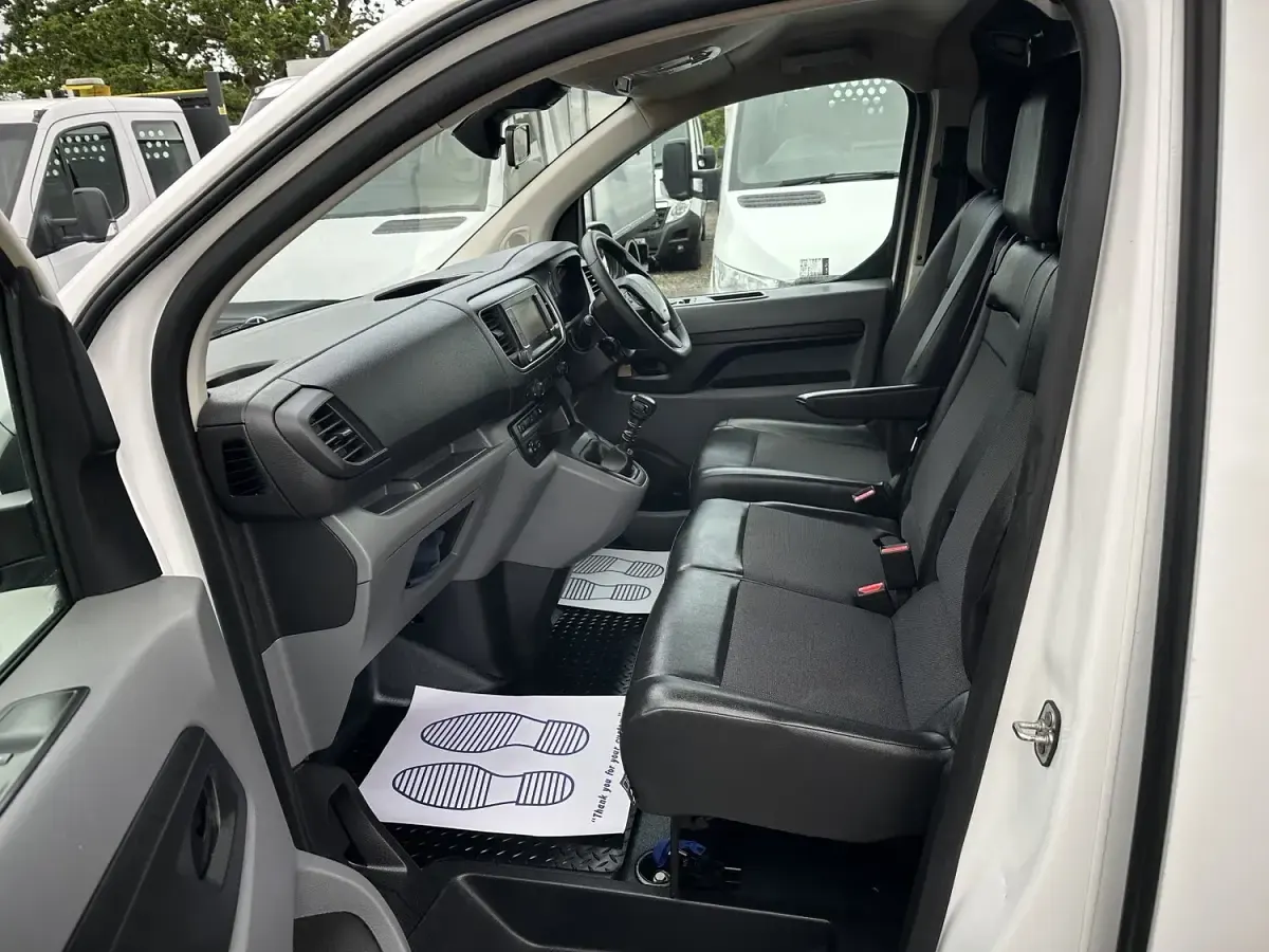 Used Peugeot Expert 2021 White Van