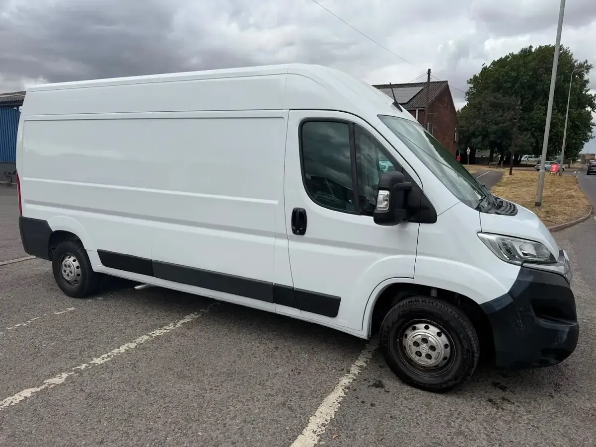 Used Citroën Relay 140 HP (102 kW) 2021 White Van